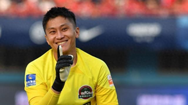 开云体育-观点：什么是“1.5号”守门员？河南队35岁老将王国明给出近乎完美的答案